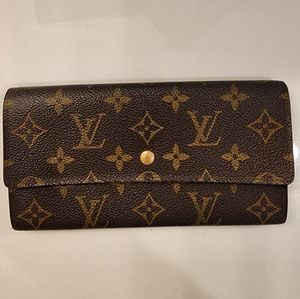 Authentic Louis Vuitton Monogram Sarah Wallet
